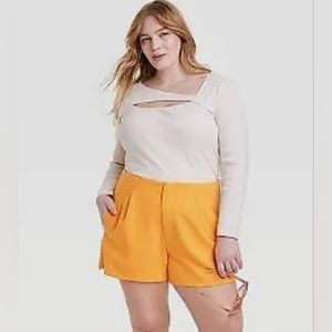 Women's High-Rise Tailored Shorts - A New Day Size 17